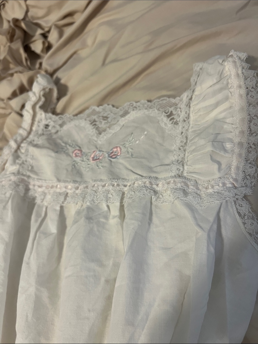 Vintage White Lace-Trim Chemise with Pink Rose Embroidery